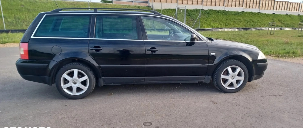 Volkswagen Passat cena 7900 przebieg: 200000, rok produkcji 2003 z Praszka małe 22